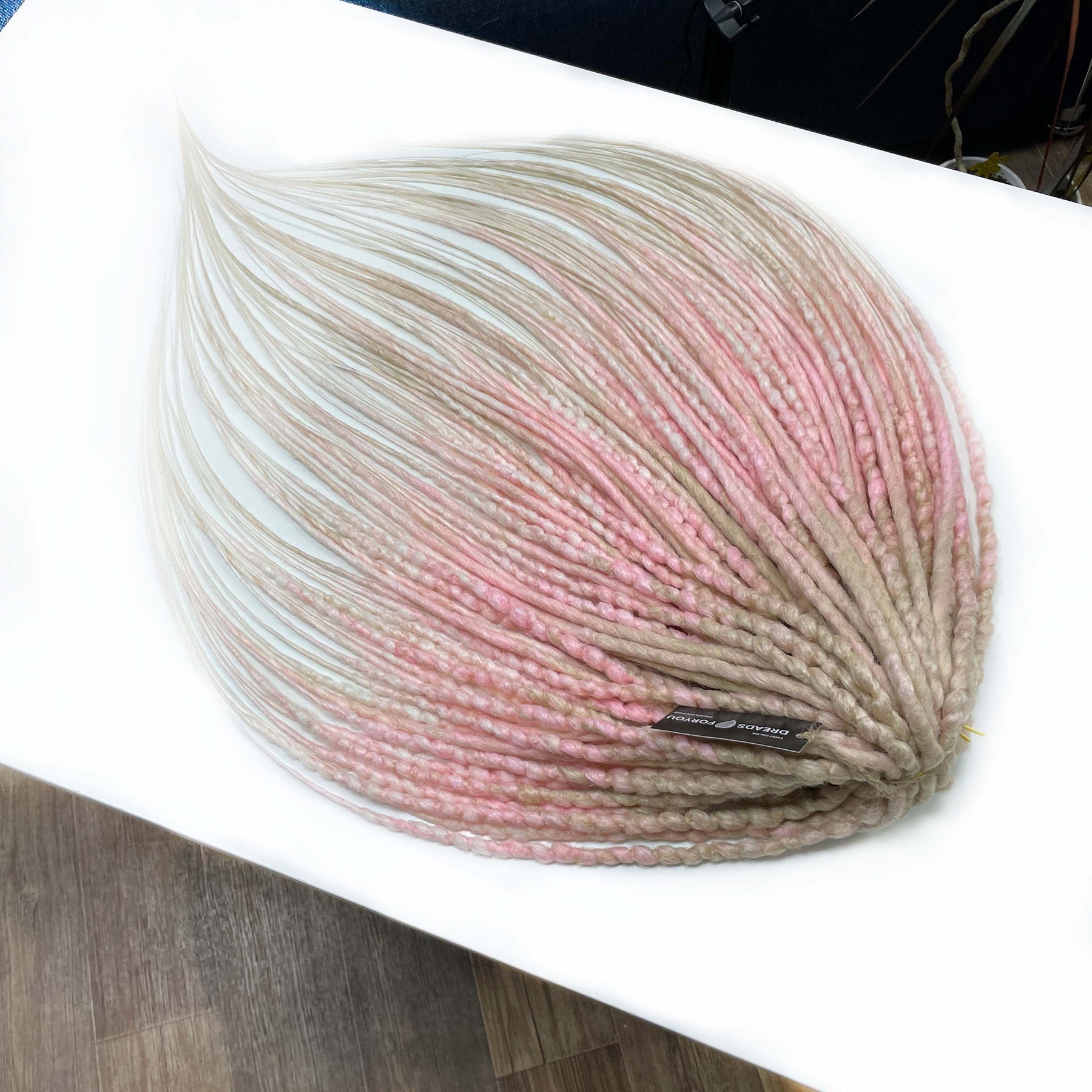 DE 27/L-PINK/WHITE STOCK