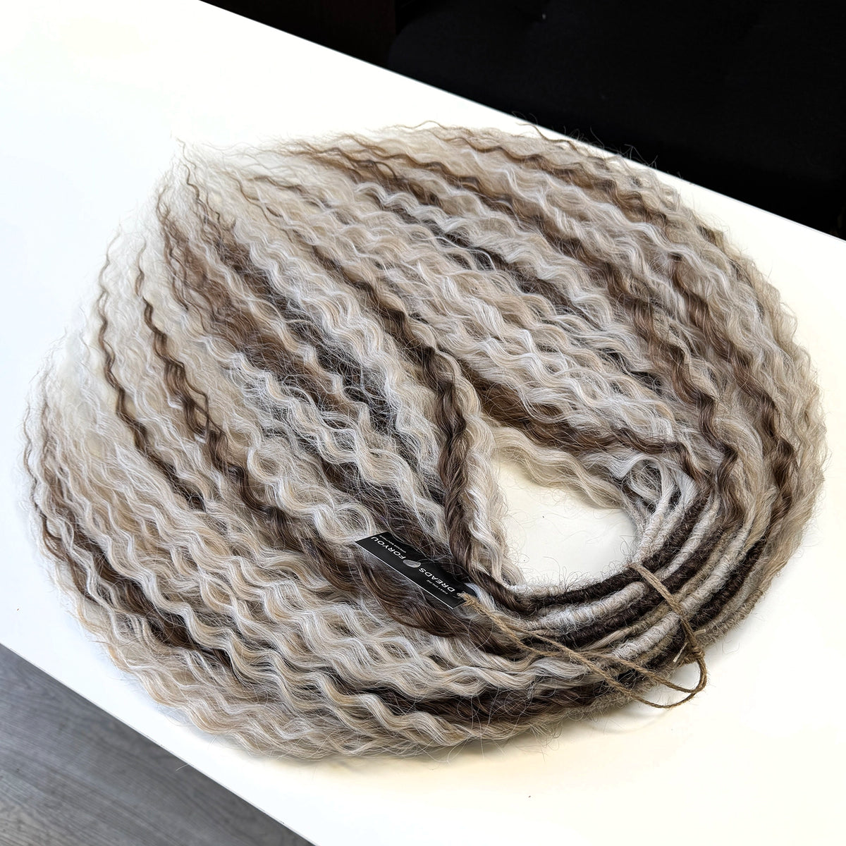 DE Ariel Mix Ivory/Universe/T10/14 STOCK 50 pcs 55 cm