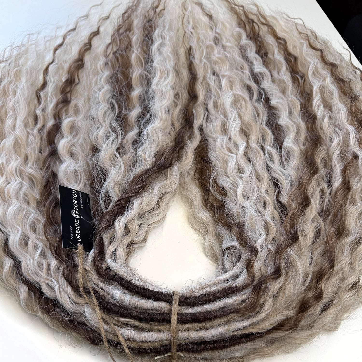 DE Ariel Mix Ivory/Universe/T10/14 STOCK 50 pcs 55 cm